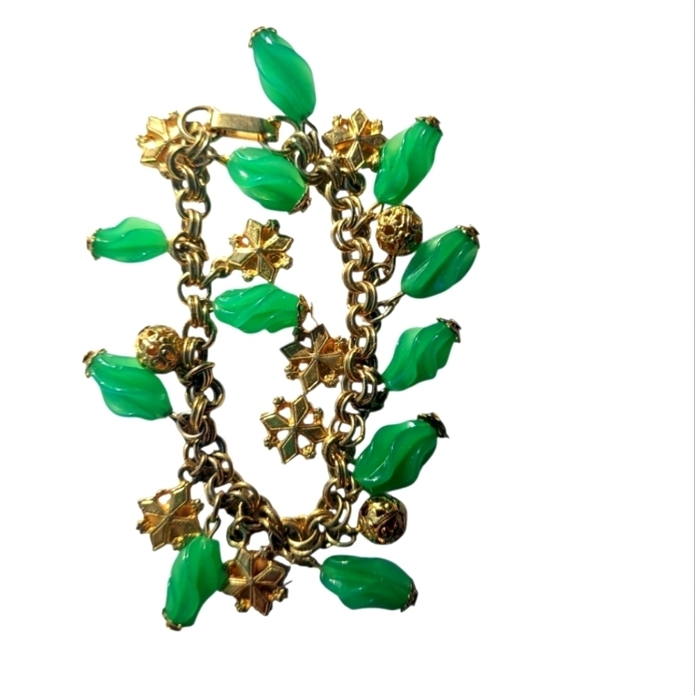 Stunning Vintage Green Swirl Goldtone Bracelet